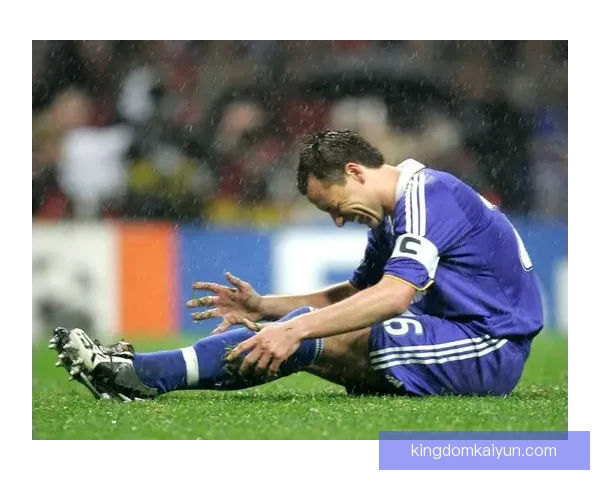 马塔在切尔西时期表现稳健，助球队夺得欧冠与欧联杯双冠冠